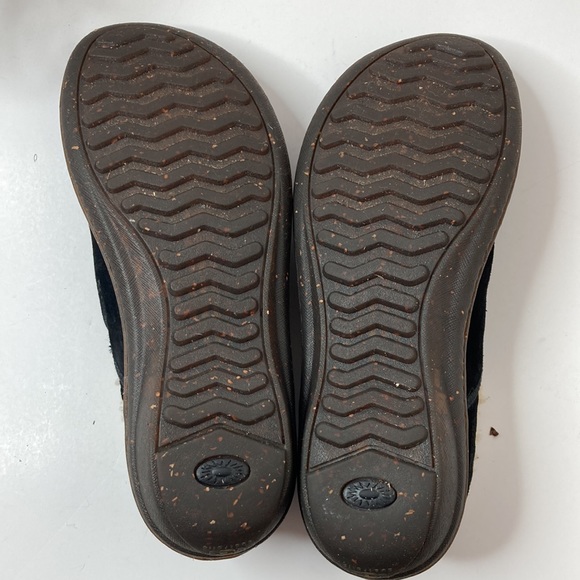 UGG suede slippers size 11 - Picture 8 of 9